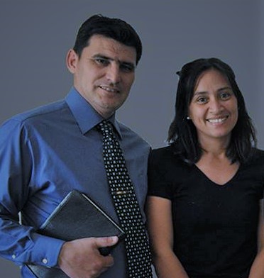 Pastor Pablo y Romina Simó